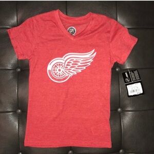 NHL red wing  t shirt girls size xs (4/5)
